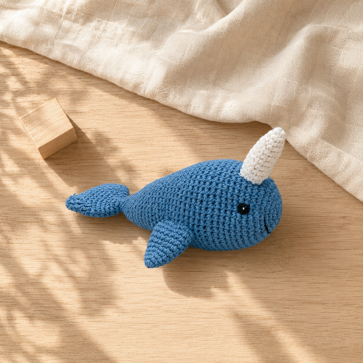 LS2567 - Narwhal Rattle 1
